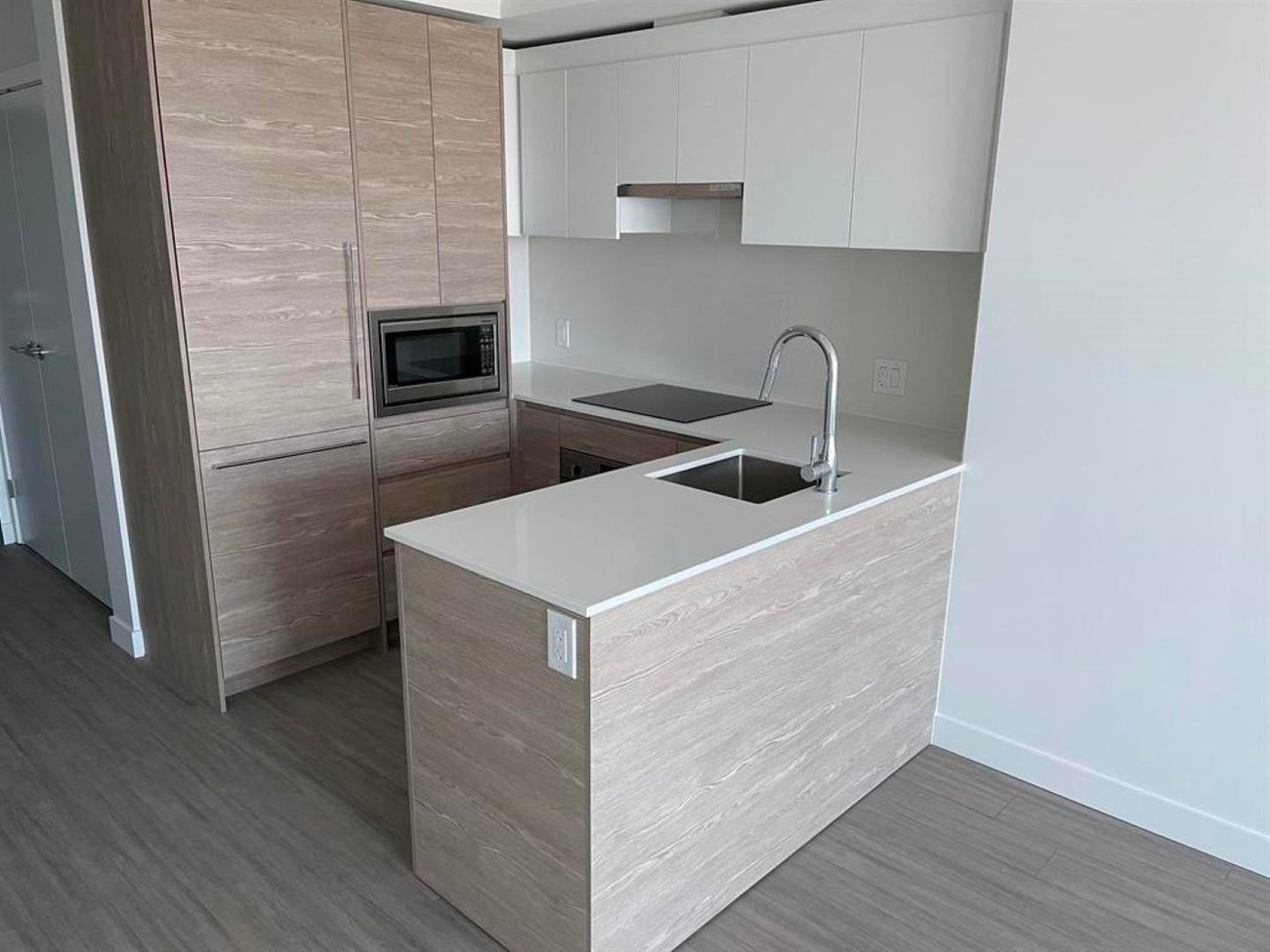  - Whalley Apartment/Condo for Sale, 1 Bedroom (R3029796) #3