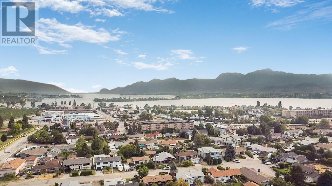 8 WILLOW Crescent - Osoyoos House for sale, 5 Bedrooms (10301858) #45