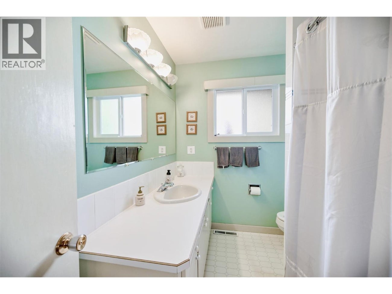 8516 12TH Avenue - Osoyoos House for Sale, 3 Bedrooms (10364927)# - 8