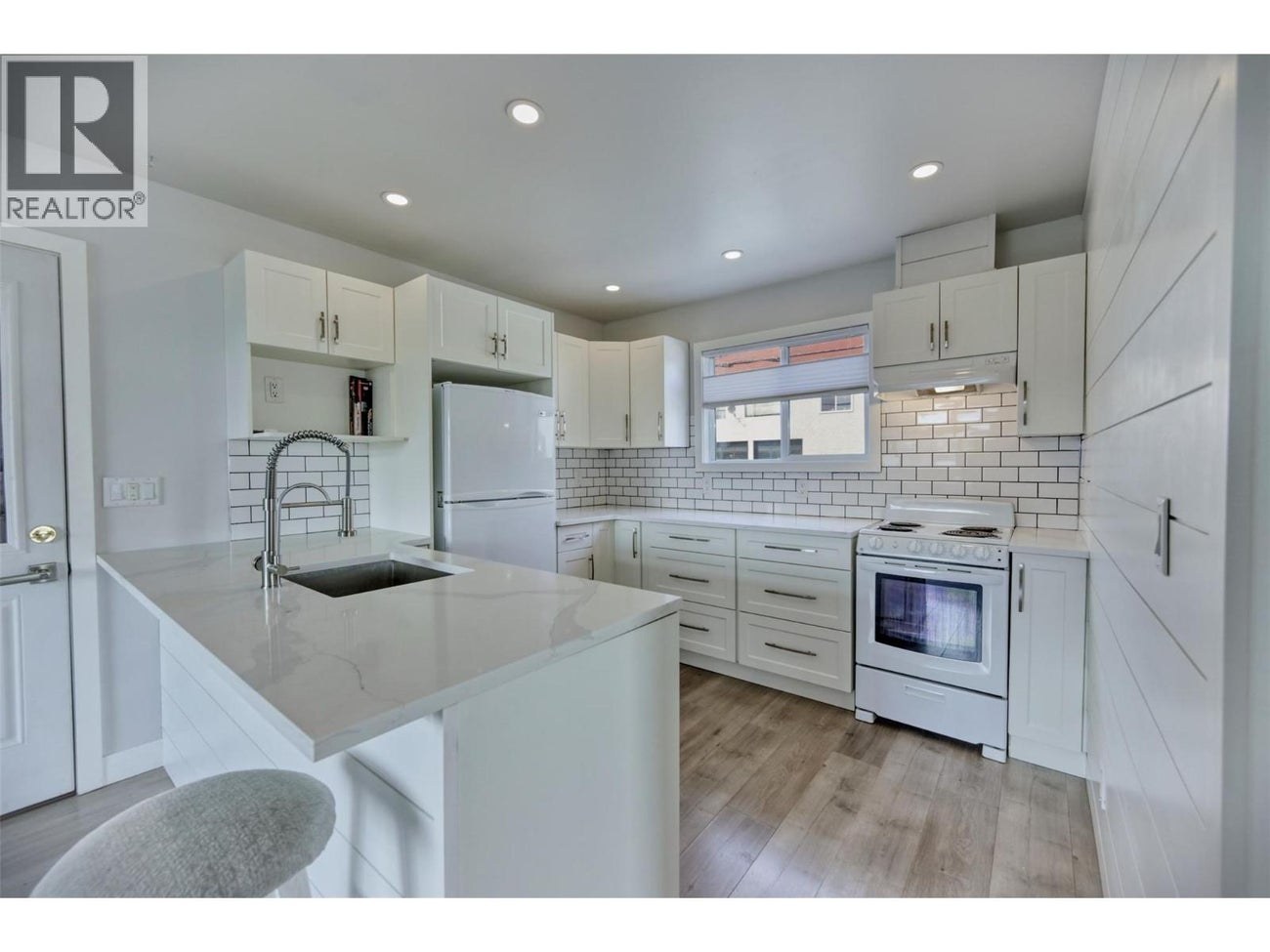 8708 74th Avenue - Osoyoos Residential Commercial Mix for Sale(10371488)# - 1