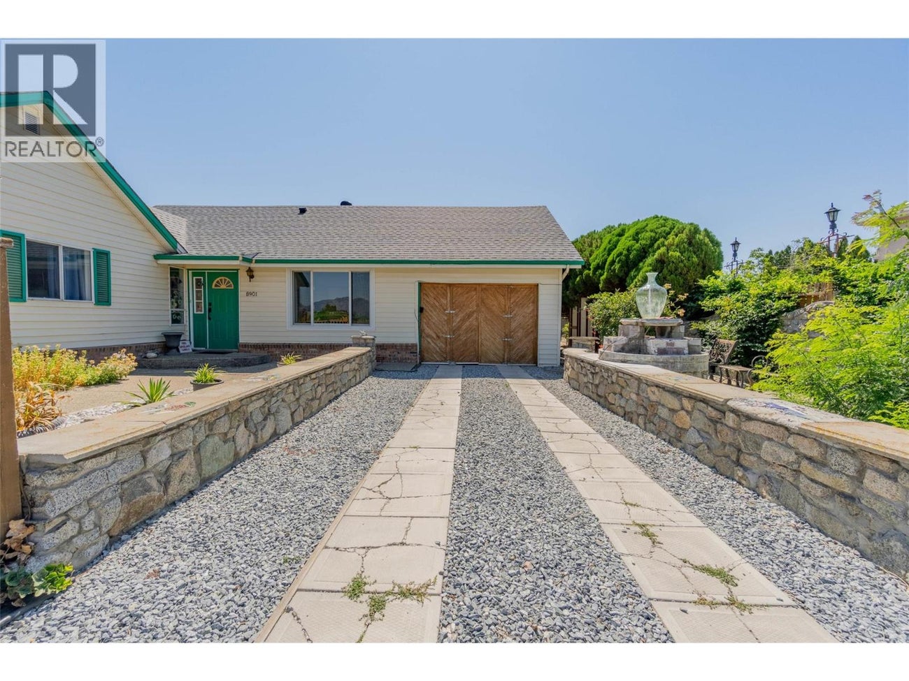 8901 92ND Avenue - Osoyoos House for Sale, 2 Bedrooms (10379706)# - 27