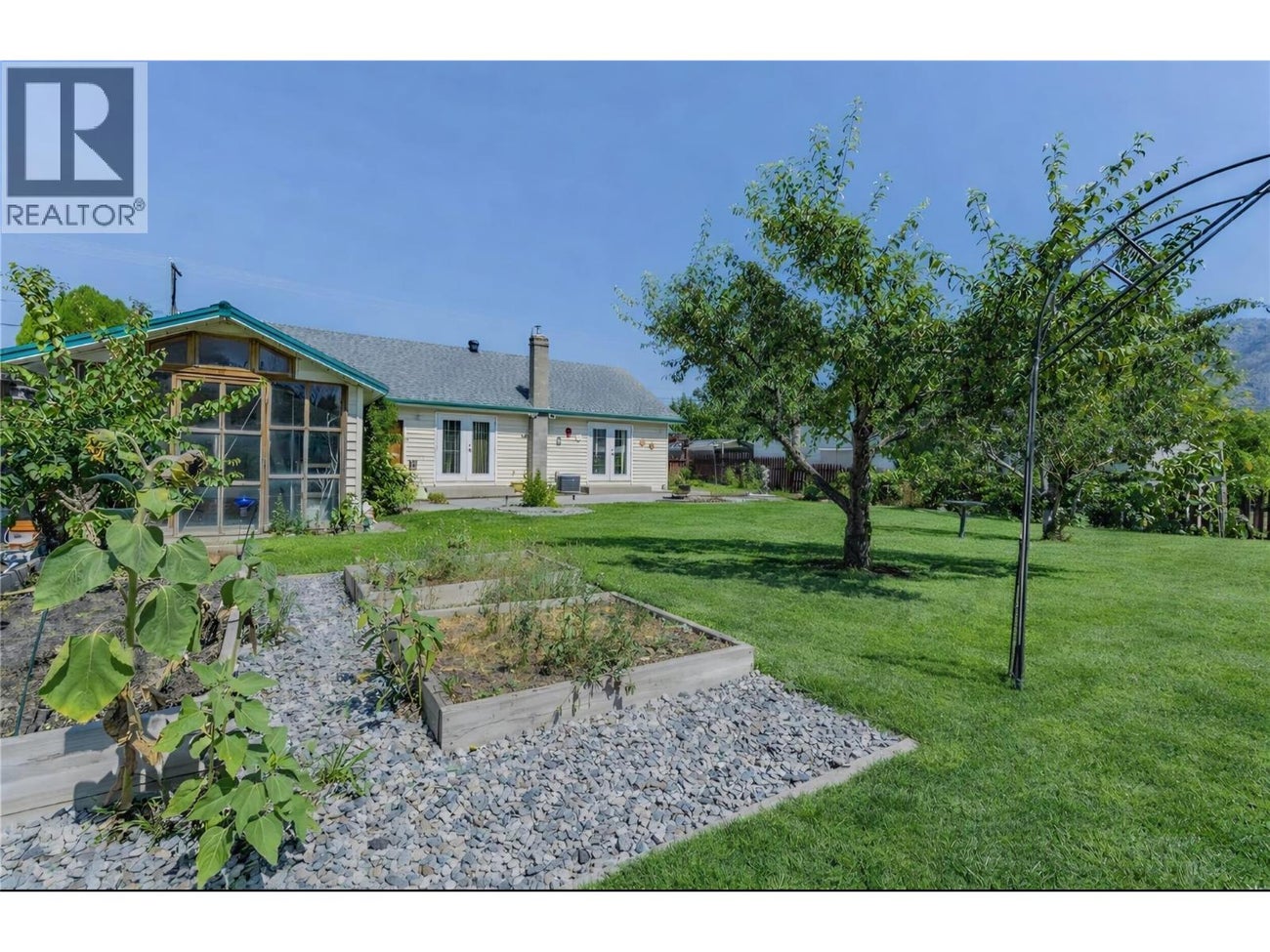 8901 92ND Avenue - Osoyoos House for Sale, 2 Bedrooms (10379706)# - 37