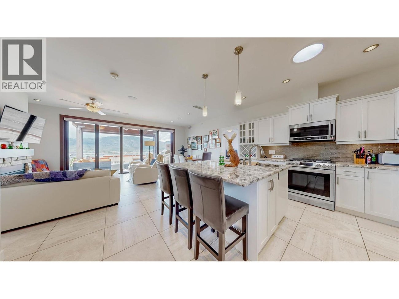 2000 VALLEYVIEW Drive Unit# 20 - Osoyoos House for Sale, 2 Bedrooms (10380485)# - 2 2000 VALLEYVIEW Drive Unit# 20 - Osoyoos House for Sale, 2 Bedrooms (10380485)# - 2