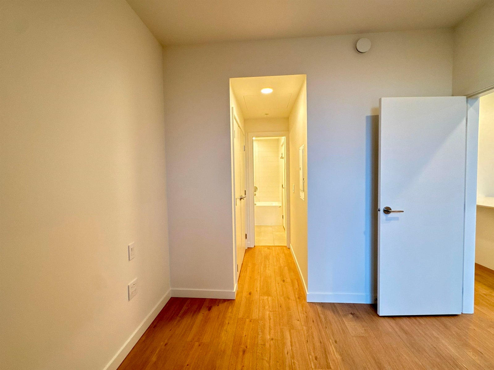 613 1504 Scott Road — photo 6 of 10