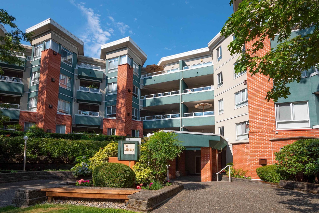 213 128 W 8TH STREET - Central Lonsdale Apartment/Condo for sale, 1 Bedroom (R2814600) #1
