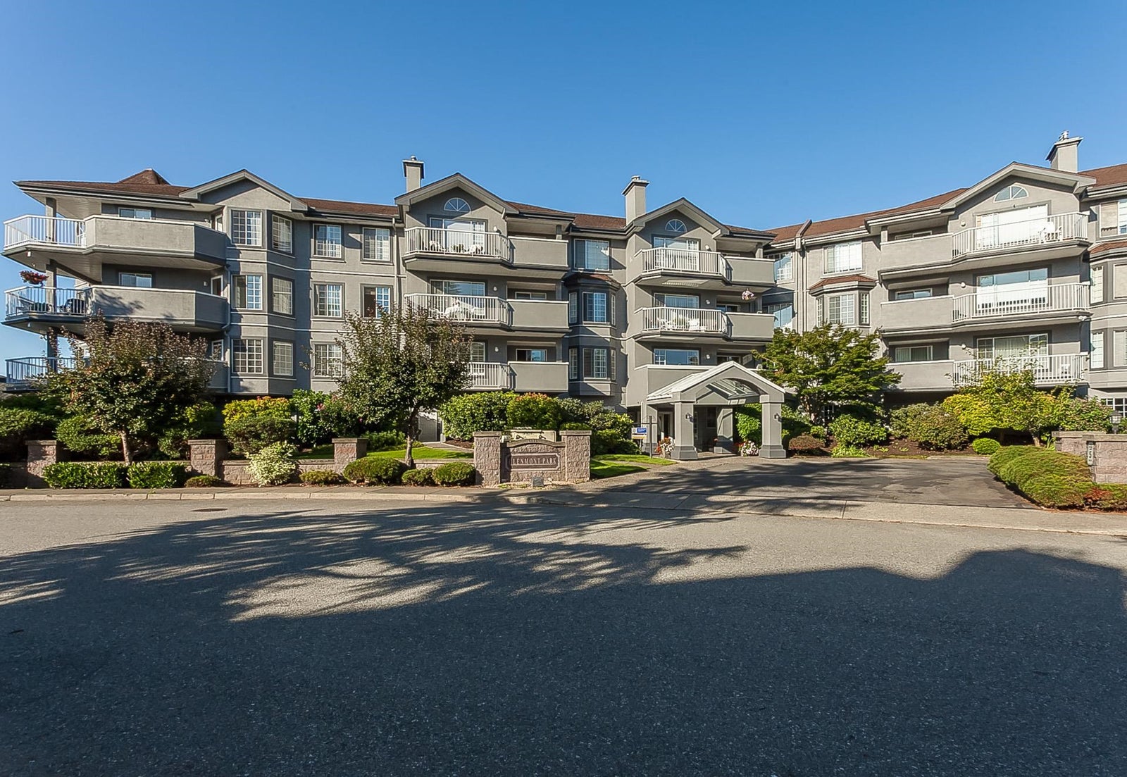 302 5375 205 STREET - Langley City Apartment/Condo for sale, 2 Bedrooms (R2931634)