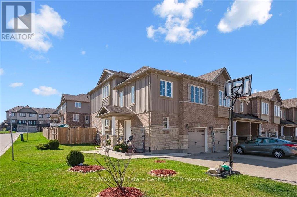 164 SUMMIT RIDGE DRIVE - Guelph (grange Road) Row / Townhouse for Sale, 3 Bedrooms (X12116709)