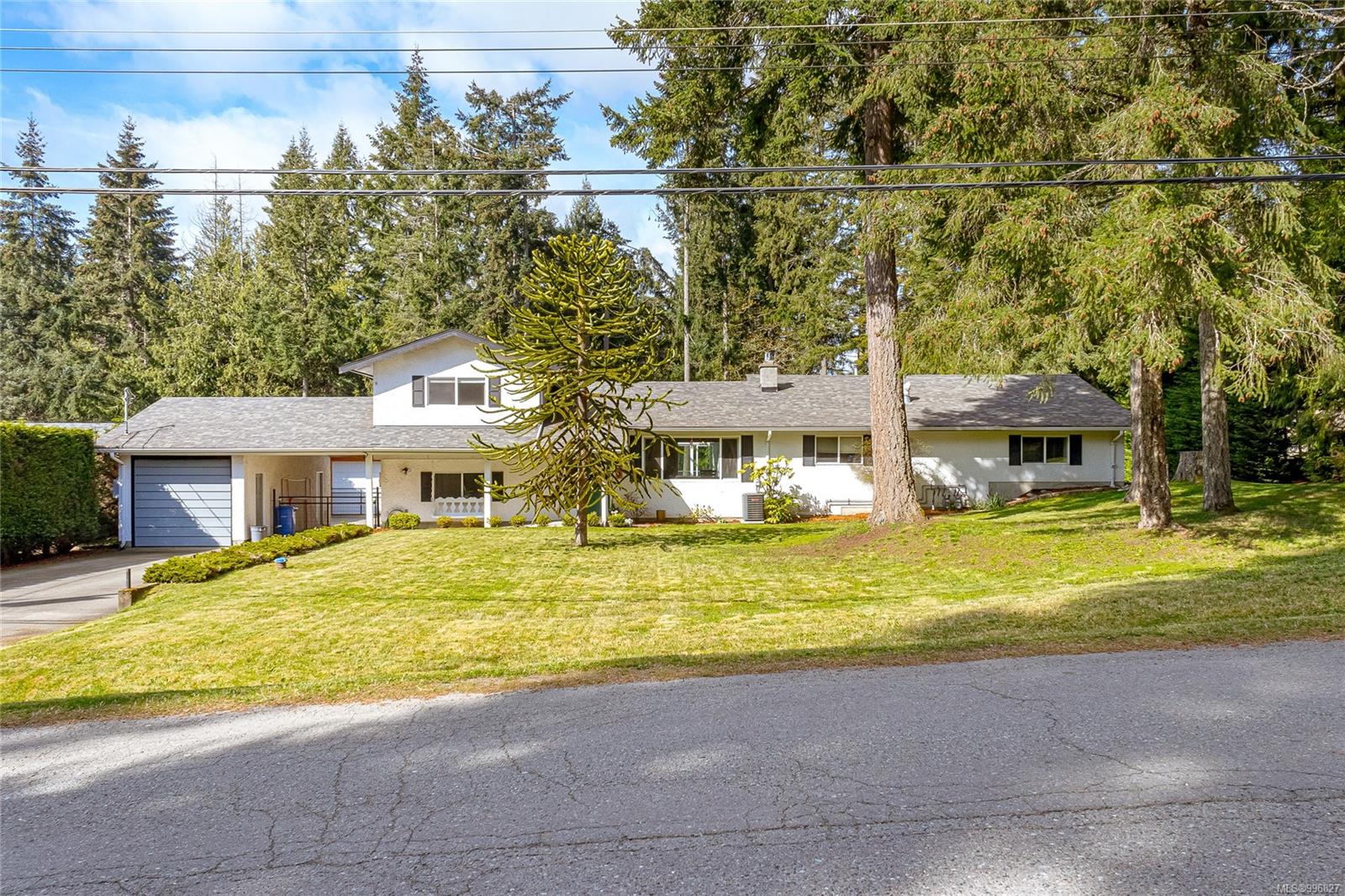 1023 Cowerd Rd - ML Cobble Hill Single Family Residence for Sale, 6 Bedrooms (996827)