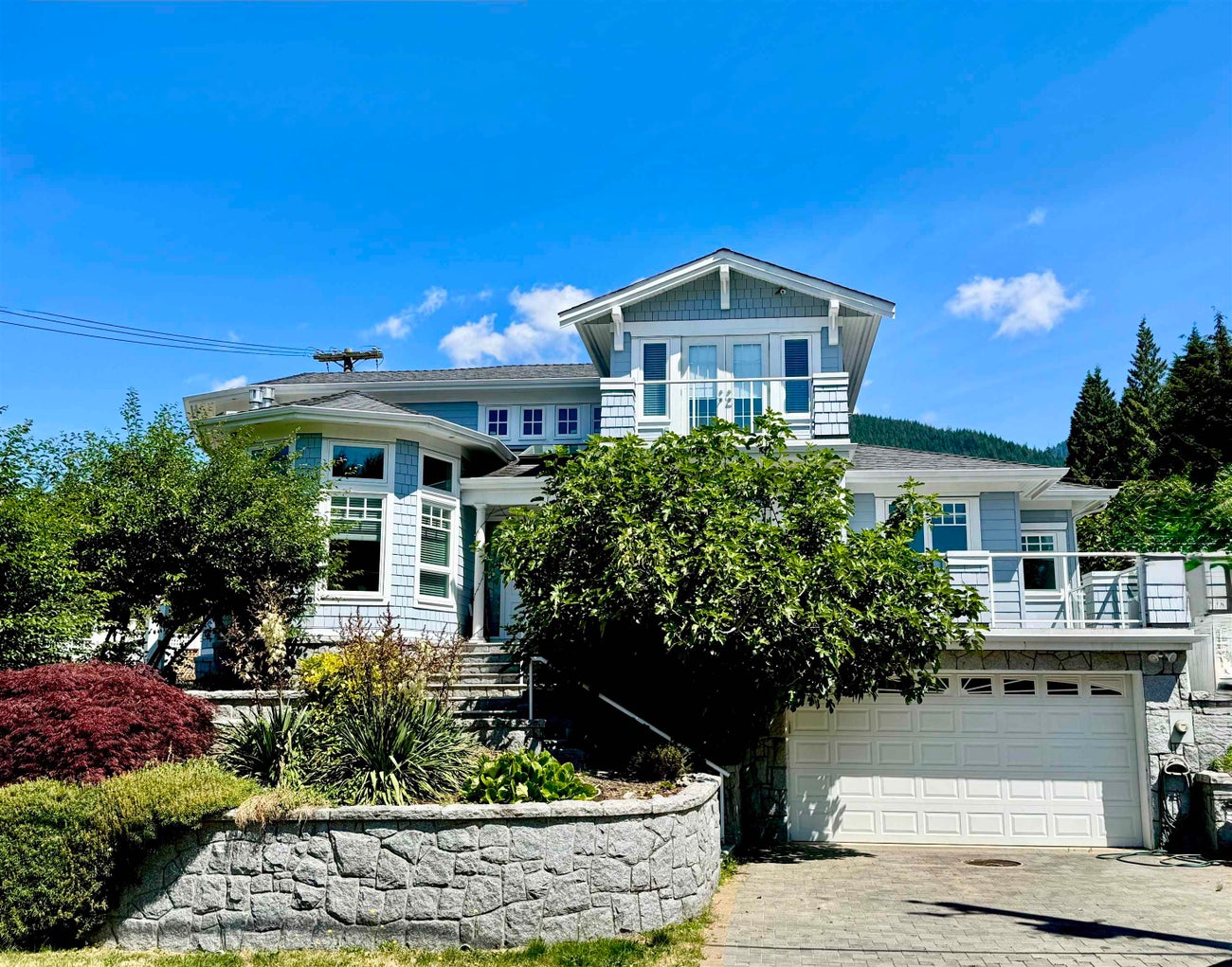 586 Silverdale Place - Upper Delbrook Single Family Residence for Sale, 10 Bedrooms (R3015542) #1