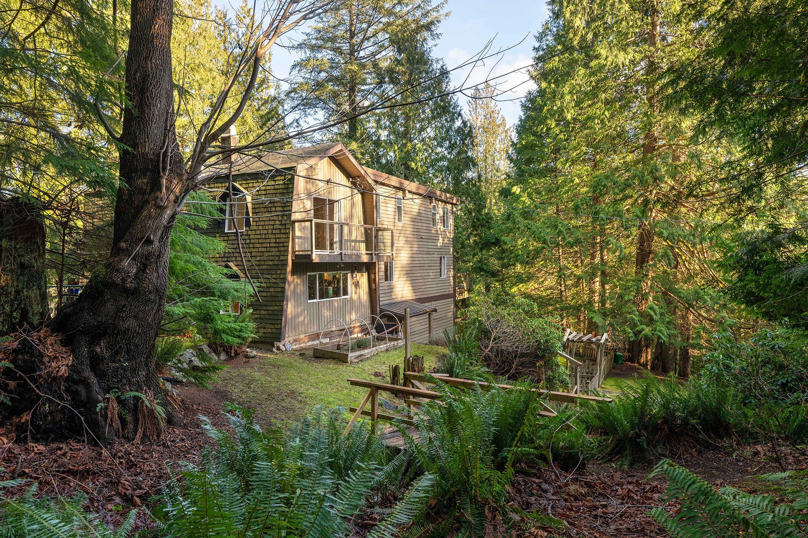 850 Bolton Road - Bowen Island House/Single Family for Sale, 7 Bedrooms (R2960847)