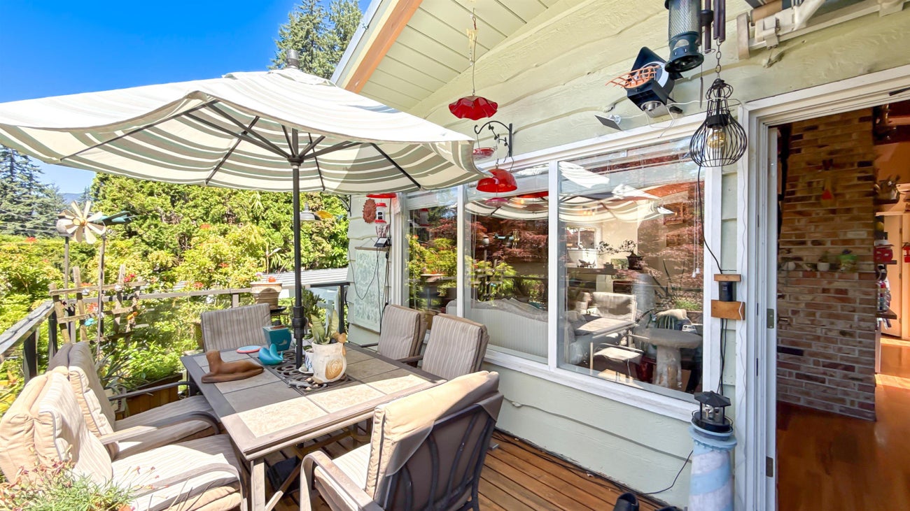 414 Montroyal Boulevard - Upper Delbrook Single Family Residence for Sale, 4 Bedrooms (R3025827) #25