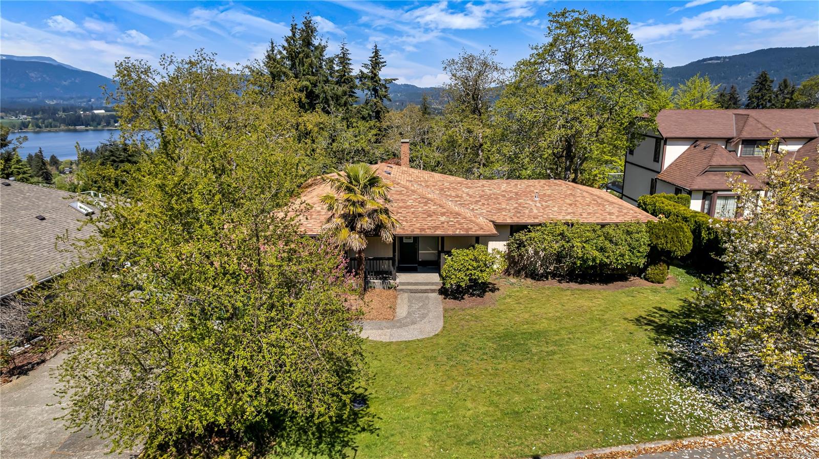 1469 Haida Rd - Du West Duncan Single Family Residence for Sale, 3 Bedrooms (996888)