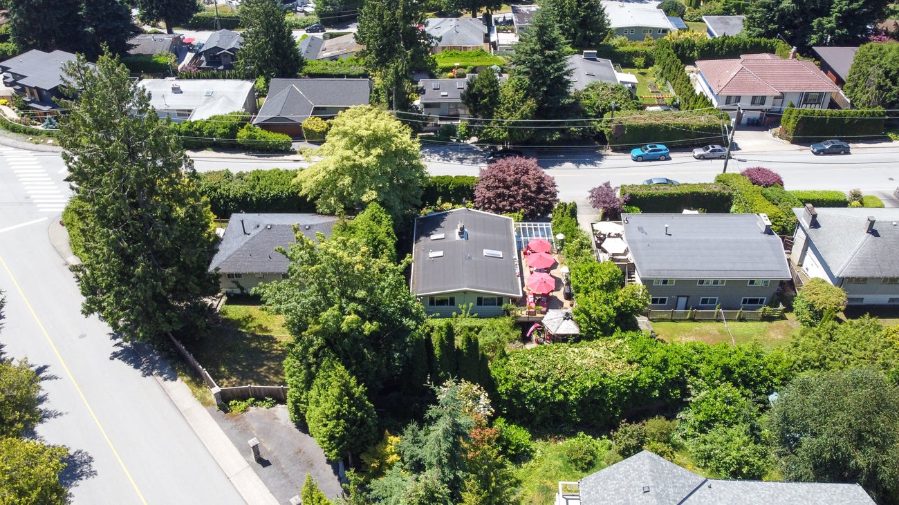 414 Montroyal Boulevard - Upper Delbrook Single Family Residence for Sale, 4 Bedrooms (R3025827) #61