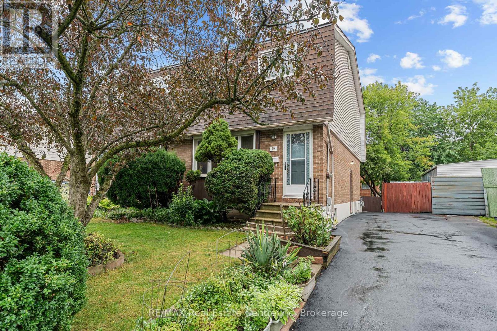19 PLYMOUTH COURT - Guelph (junction Onward Willow) House for Sale, 3 Bedrooms (X12312416)