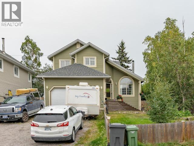 12 ENGLAND CRESCENT - Yellowknife House for Sale, 3 Bedrooms (6424)