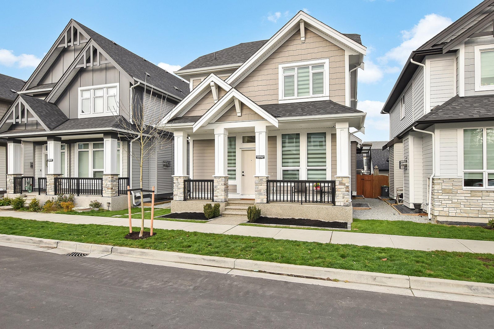 20541 77b Avenue - Willoughby Heights Single Family Residence for Sale, 4 Bedrooms (R2985641)