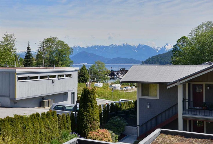 205 414 Gower Point Road - Gibsons & Area Apartment/Condo for sale, 2 Bedrooms (R2580082)
