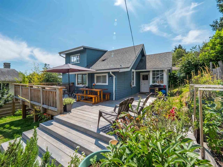 633 Beach Avenue - Gibsons & Area House/Single Family for sale, 2 Bedrooms (R2419076)