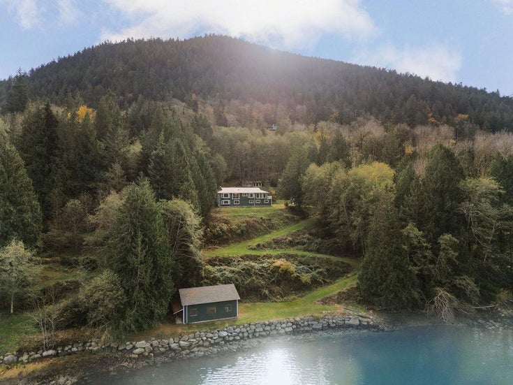 12815 SUNSHINE COAST HIGHWAY - Pender Harbour Egmont House with Acreage for sale, 3 Bedrooms (R2942223)