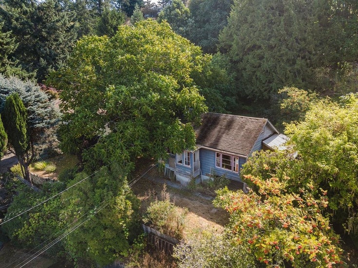 316 Headlands Road - Gibsons & Area Single Family Residence for Sale, 1 Bedroom (R3035890)