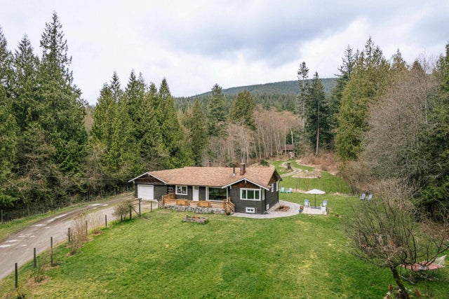 1520 BURTON ROAD - Gibsons & Area House with Acreage for sale, 3 Bedrooms (R2867068)