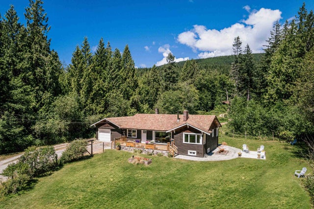 1520 BURTON ROAD - Gibsons & Area House with Acreage for sale, 3 Bedrooms (R2909546)