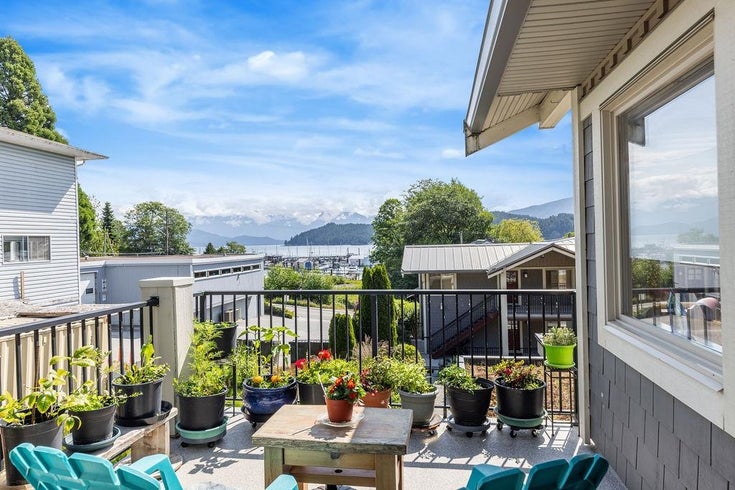 206 - 414 Gower Point Road - Gibsons & Area Apartment/Condo for Sale, 2 Bedrooms (R3018521)