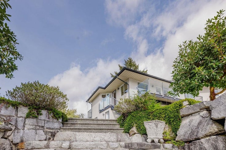 5620 Mintie Road - Halfmn Bay Secret Cv Redroofs Single Family Residence for Sale, 3 Bedrooms (R3056047)