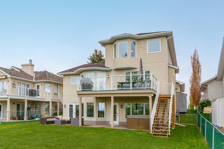 220 Lakeside Greens Drive  - Lakeside Greens Detached, 4 Bedrooms (A2219011)