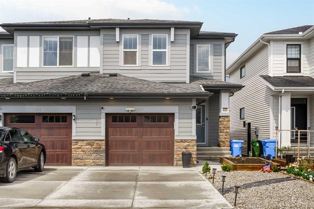 207 Creekstone Way SW - Pine Creek Semi Detached (Half Duplex) for Sale, 3 Bedrooms (A2219423)