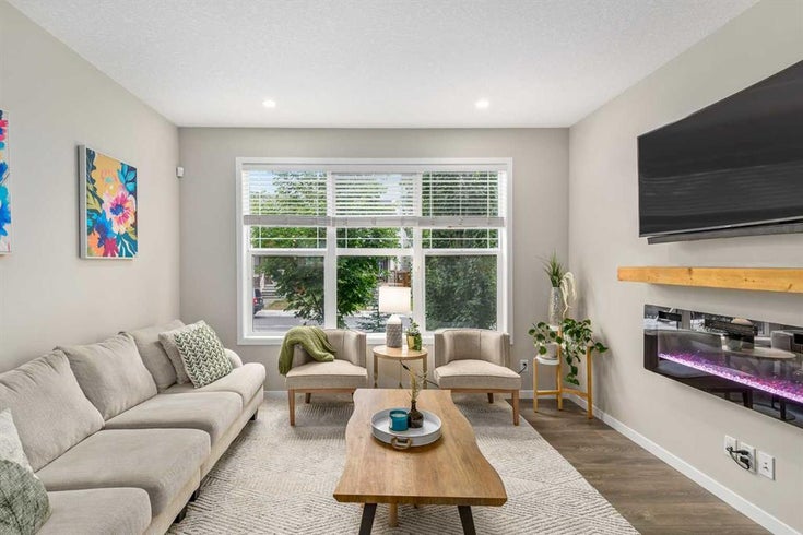 76 Masters Manor SE - Mahogany Detached for Sale, 4 Bedrooms (A2234034)