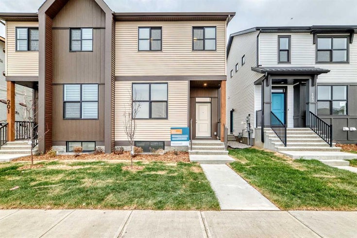 197 Hotchkiss Road SE - Hotchkiss Semi Detached (Half Duplex) for Sale, 3 Bedrooms (A2268554)