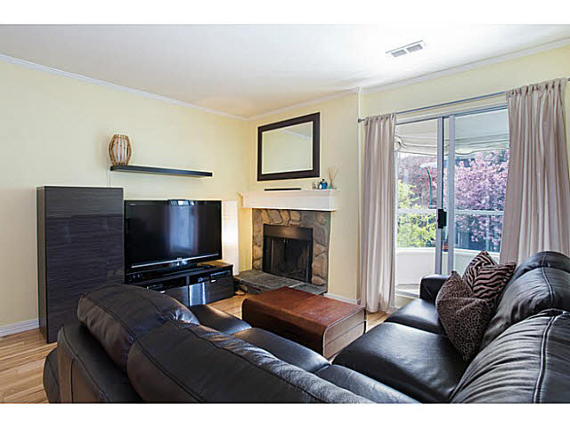 301 2333 Eton Street - Hastings Apartment/Condo, 2 Bedrooms (V1061048)