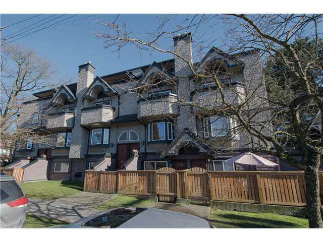 2310 Vine Street - Kitsilano Townhouse, 2 Bedrooms (V1045523)