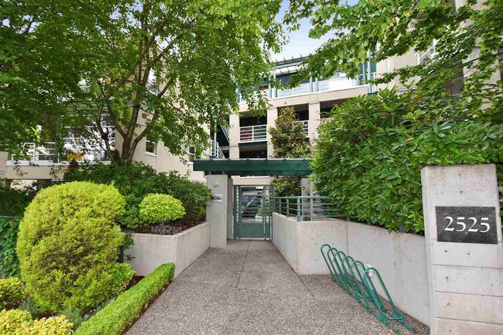 103 2525 W 4th Avenue - Kitsilano Apartment/Condo, 2 Bedrooms (R2090167)