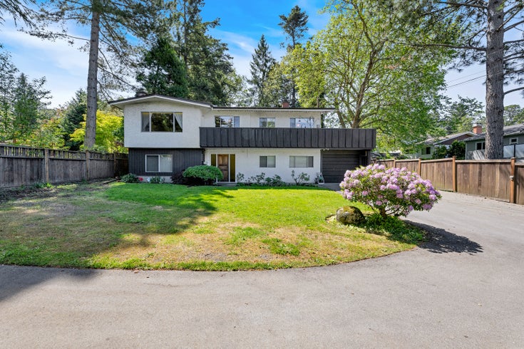 1276 Palmer Rd - SE Quadra Single Family Residence, 4 Bedrooms (964651)