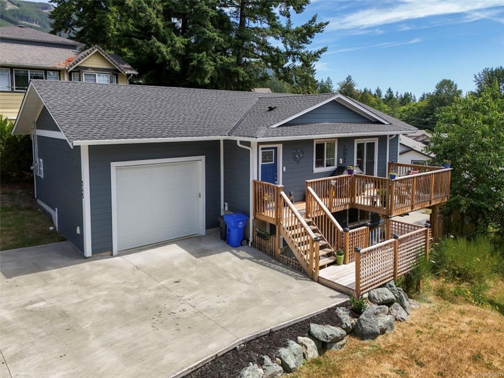 245 Lake Park Rd - Du Lake Cowichan Single Family Residence for Sale, 3 Bedrooms (1005287)