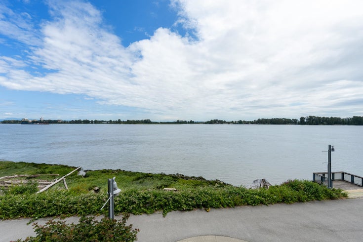 311 - 14300 Riverport Way - East Richmond Apartment/Condo for Sale, 2 Bedrooms (R3017895)
