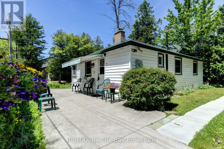 1105 SHORE LANE - Wasaga Beach House for Sale, 2 Bedrooms (S12246251)