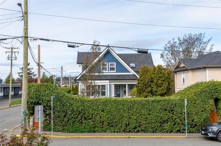 1 908 Russell St - VW Victoria West Row/Townhouse for sale, 2 Bedrooms (959339)
