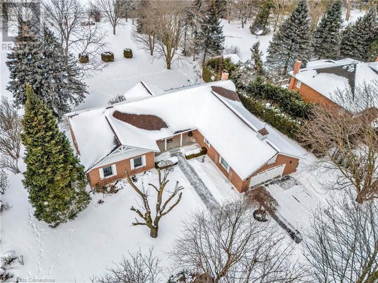 418 COUNTRY SQUIRE Road - Waterloo House for Sale, 6 Bedrooms (40693077)