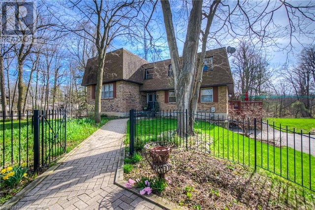 7 SQUIRE Court - Waterloo House for Sale, 5 Bedrooms (40717776)