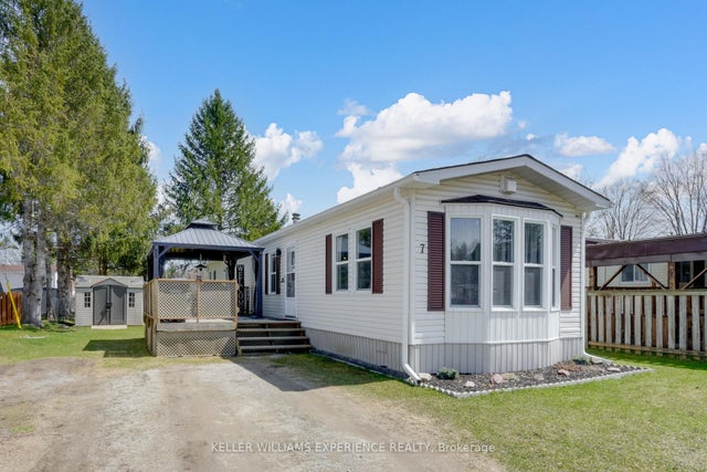7 Shamrock Crescent - Rural Essa MobileTrailer for Sale, 3 Bedrooms (N12102784)