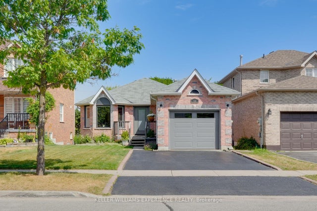 12 Dunnett Drive - Ardagh Detached for Sale, 2 + 1 Bedrooms (S12311410)
