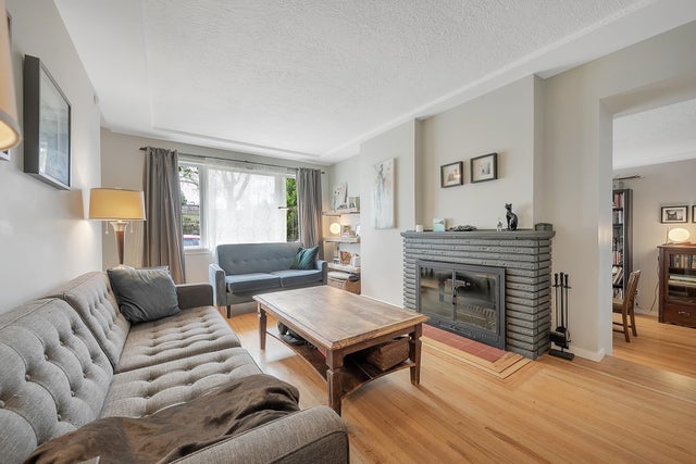 2205 - 2215 Pandora Street - Hastings Duplex for Sale, 6 Bedrooms (R2985709)