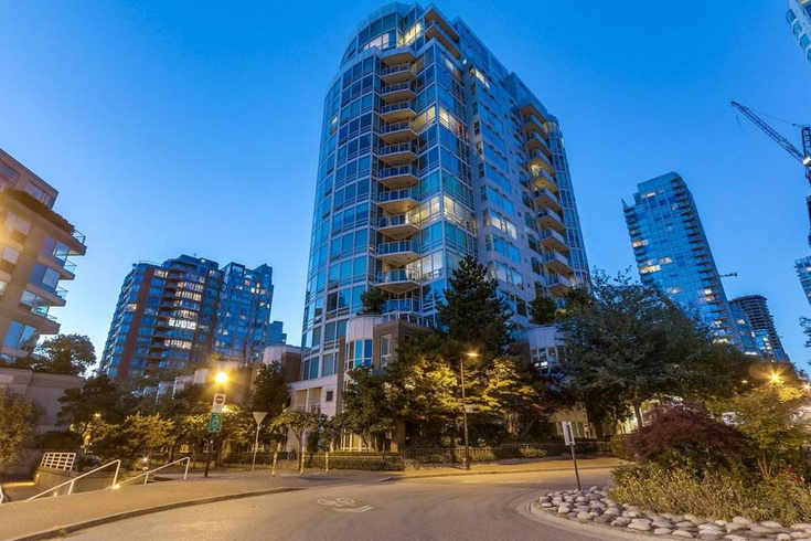 1204 1501 HOWE STREET - Yaletown Apartment/Condo for sale, 2 Bedrooms (R2204557)