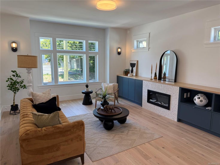 3 - 1915 Fernwood Rd - Vi Fernwood Townhouse for Sale, 2 Bedrooms (997679)