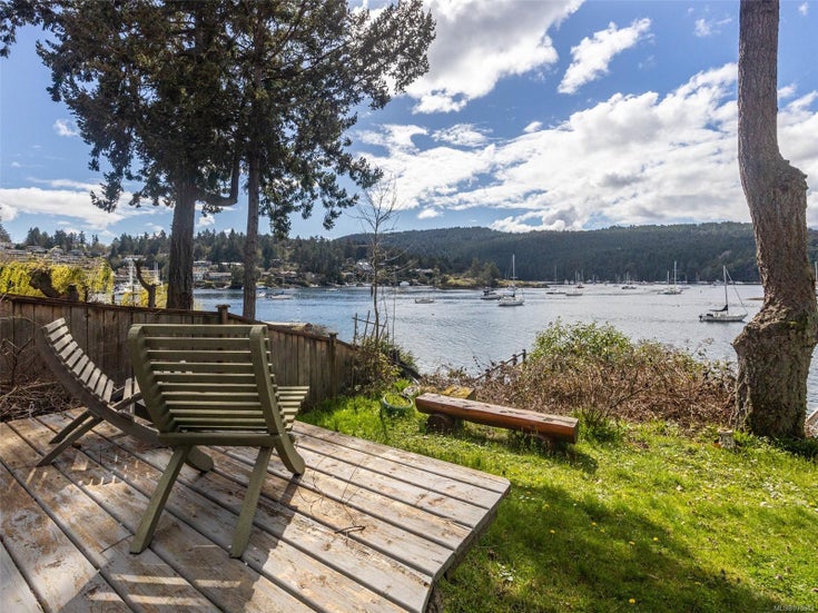 7082 Brentwood Dr - CS Brentwood Bay Single Family Residence for Sale, 3 Bedrooms (975542)