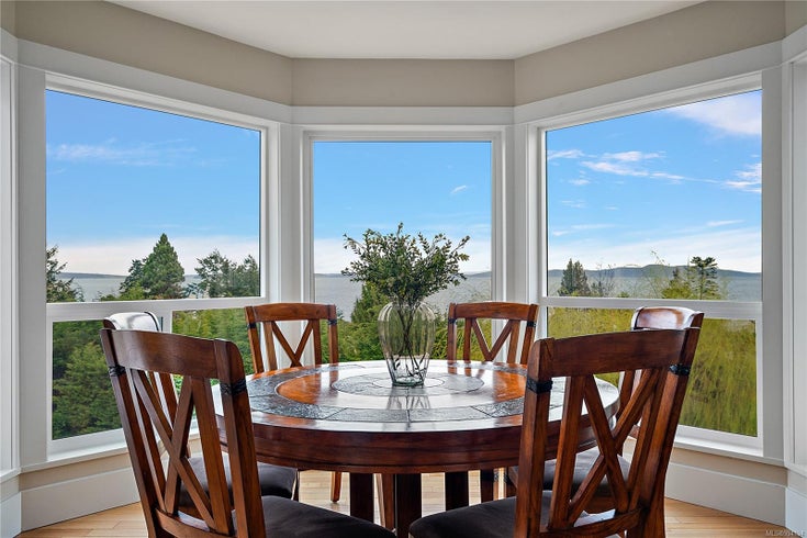 5055 Lochside Dr - SE Cordova Bay Single Family Residence for Sale, 4 Bedrooms (994194)