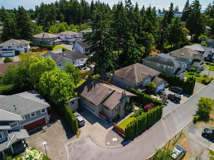 110 Jedburgh Pl - VR View Royal Single Family Residence for Sale, 5 Bedrooms (1012777)
